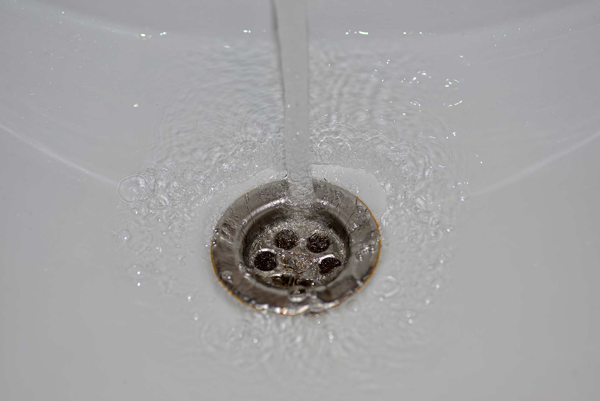 A2B Drains provides services to unblock blocked sinks and drains for properties in Rushden.